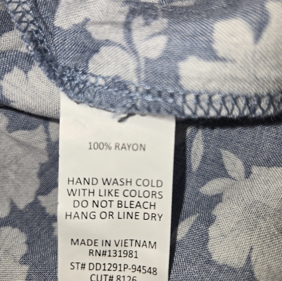 Naif Blue And White floral dress. Women's Petite Large - Picture 3 of 9